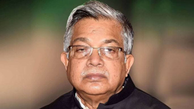 সাবেক ভূমিমন্ত্রী নারায়ণ চন্দ্র ও তার স্ত্রীর ৫ ব্যাংকের হিসাব ফ্রিজ,
